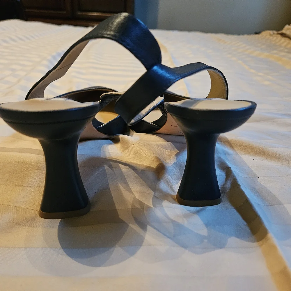 ANTONIO Melani Navy Blue Heel with strap, size 9.5 - Picture 6 of 7